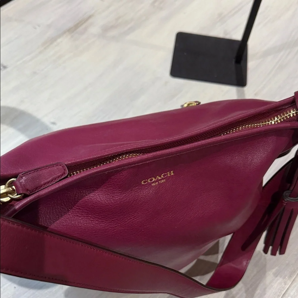 Vintage Coach Fuchsia Leather Shoulder Bucket Bag- EUC
